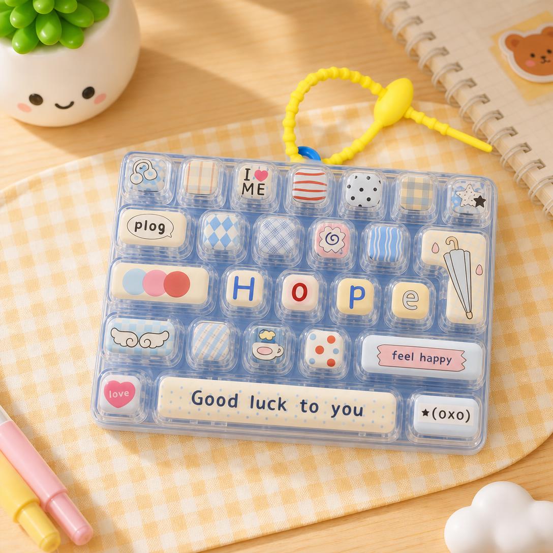 ⌨️ 26-Key Mini Fidget Keyboard Keychain – Portable Stress Relief for Kids & Adults 🎒✨