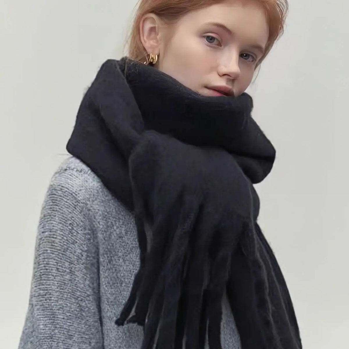 🧣🍂Solid Color Tassel Scarf – Thick & Cozy Fall-Winter Style for Women & Men