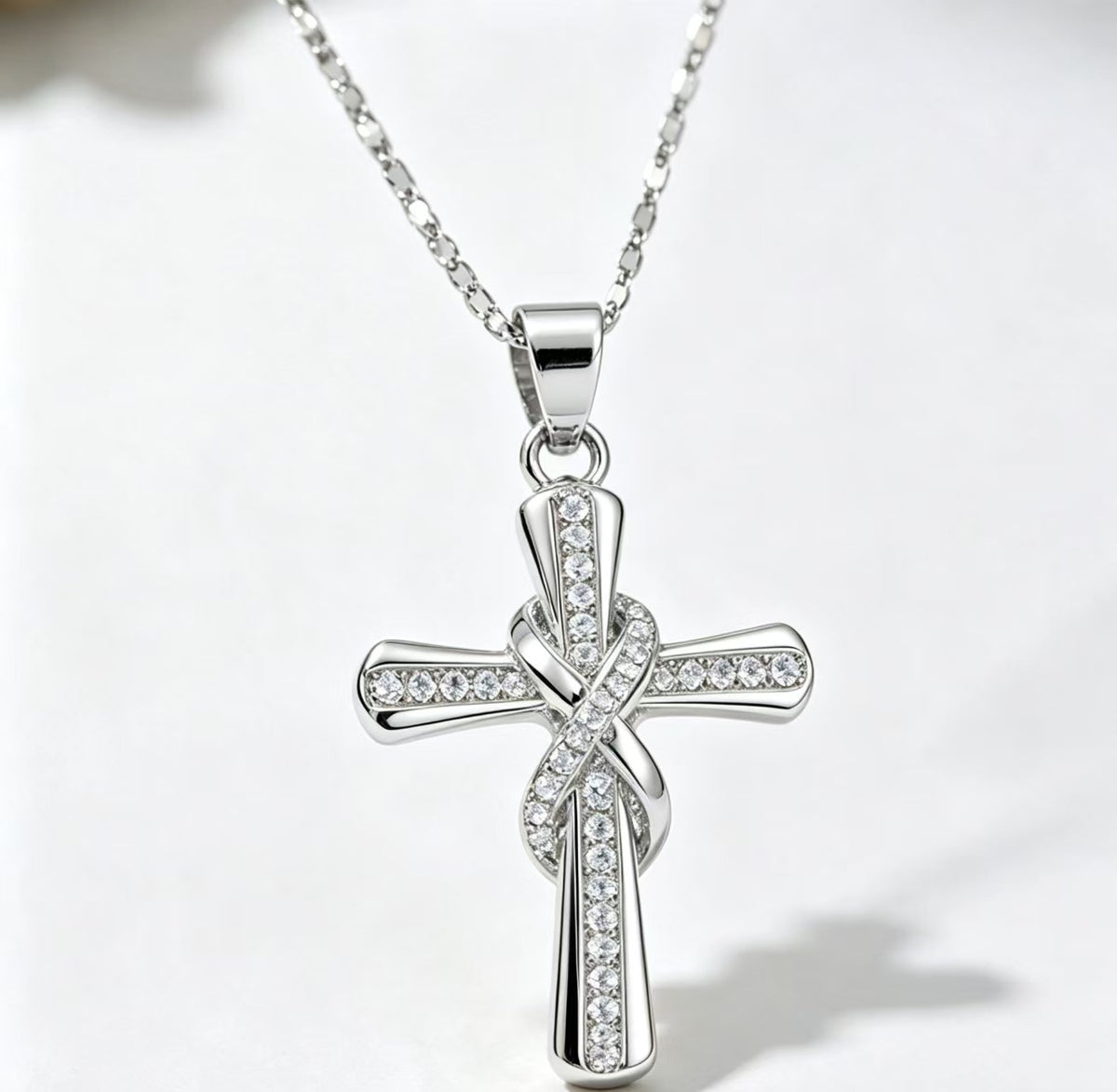 ✨💎 Women's Sparkling Twisted Knot Cross Pendant Necklace ✝️