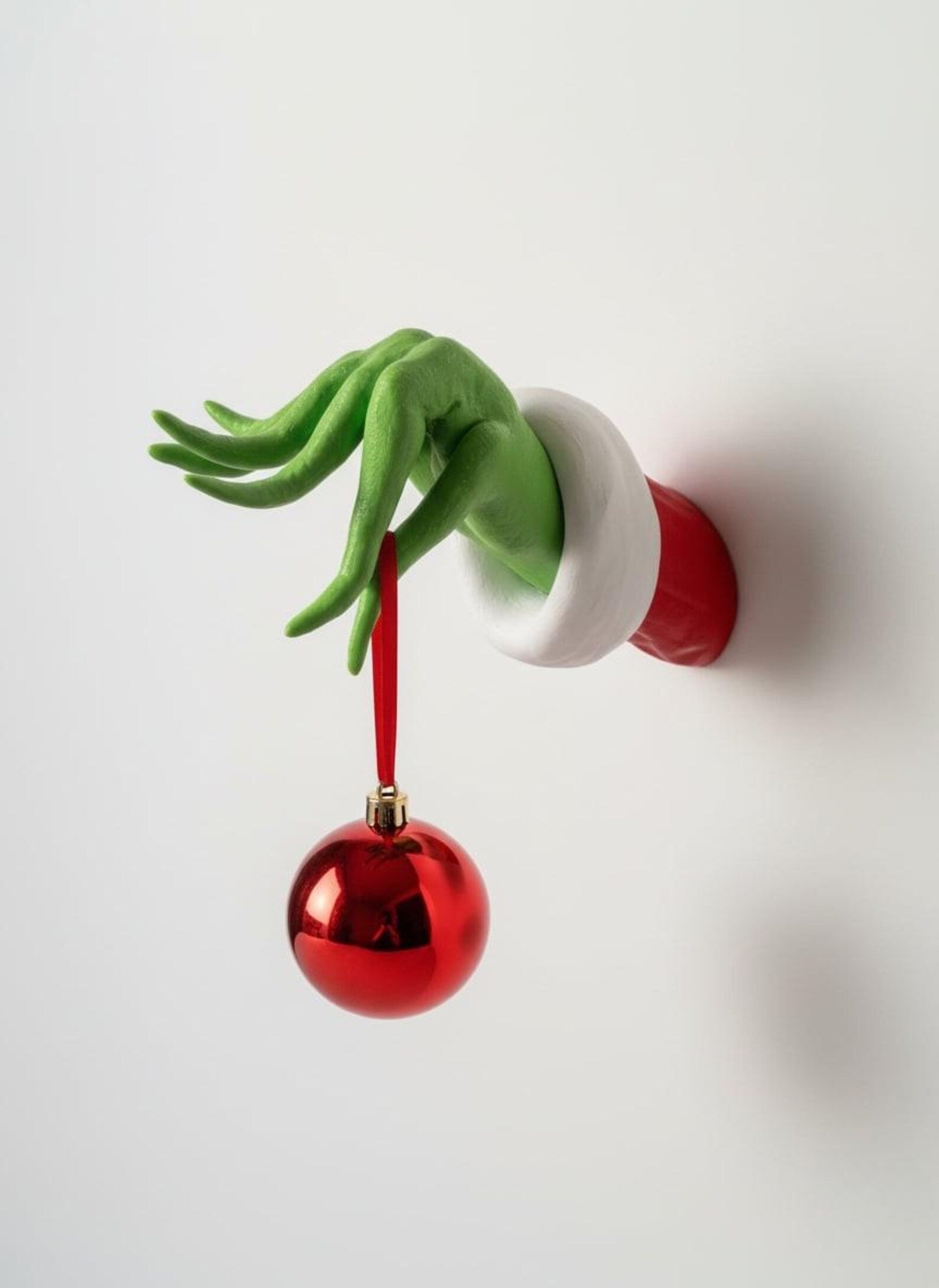 Green Hand Wall Decor – Christmas Ornament Holder